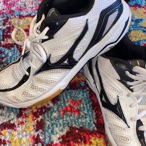 MIZUNO VOLLEYBALL SHOES